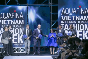 Bùng nổ cảm xúc tại đêm khai mạc Aquafina Vietnam International Fashion Week Xuân Hè 2019