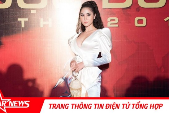 Á hậu Hoàng Hạnh giúp H’Hen Niê sửa trang phục, tránh hớ hênh