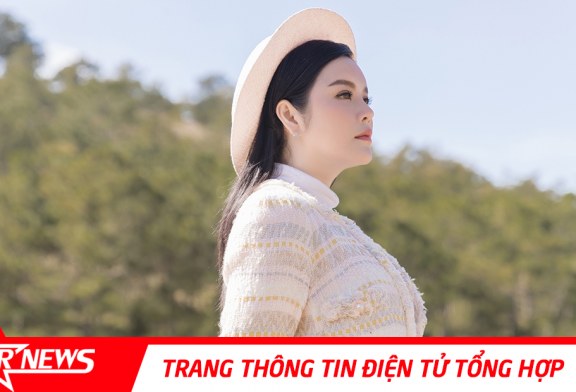 Lý Nhã Kỳ sang trọng với phong cách thu đông đi sự kiện Mùa hội Cỏ hồng Lang Biang.