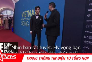 Song Luân đại diện Việt Nam đứng cùng nhiều ngôi sao châu Á tại lễ trao giải AAA