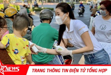 Hoa hậu Khánh Vân tặng nước rửa tay cho người dân phòng tránh dịch bệnh