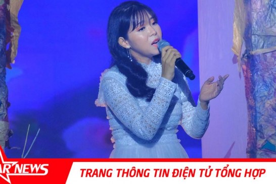 Gia Linh được Phi Nhung hướng dẫn hát bài hit