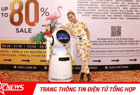 Nóng: Quỳnh Anh Shyn gợi cảm, cá tính lắc lư theo điệu nhạc cùng Robot tại DAFC Private Sale