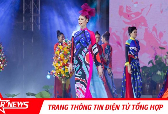 Hoa hậu Khánh Vân trình diễn khai mạc “Lễ hội Áo Dài Tp.HCM năm 2020”