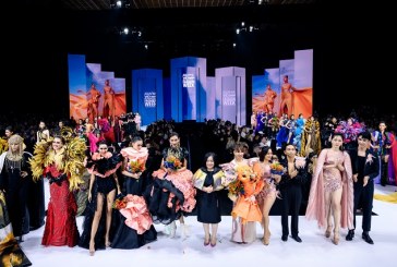 Hoa hậu Trái Đất 2015 đọ dáng cùng Siêu mẫu Võ Hoàng Yến trên sàn diễn Aquafina Vietnam International Fashion Week 2022