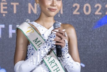 Á hậu Thạch Thu Thảo bật khóc vì áp lực dư luận trước khi lên đường dự thi Miss Earth 2022