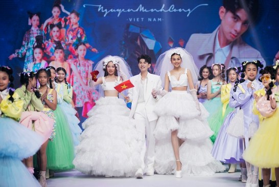 Loạt mẫu nhí “so kè” catwalk cùng siêu mẫu Thanh Hằng tại Asian Kid Fashion Week 2023