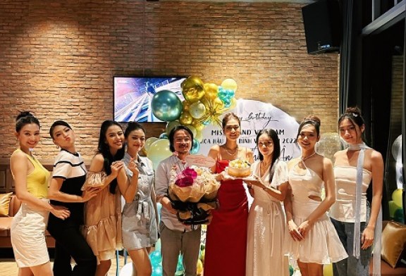 Chủ tịch Miss Grand Vietnam Phạm Kim Dung tổ chức sinh nhật bất ngờ cho Đoàn Thiên Ân