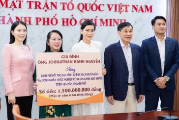 Gia đình ông Johnathan Hạnh Nguyễn tài trợ trao 100 phần quà cho công nhân mất việc