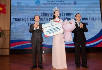 Hoa hậu Thanh Thuỷ nhận học bổng thạc sĩ từ trường Đại học Ngoại ngữ Đà Nẵng